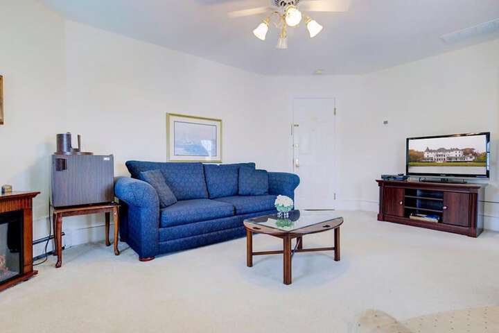 Room 55 of 191