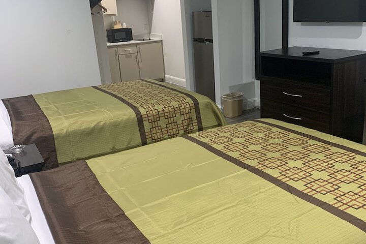 Room 11 of 15