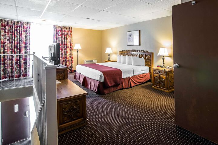 Room 27 of 52