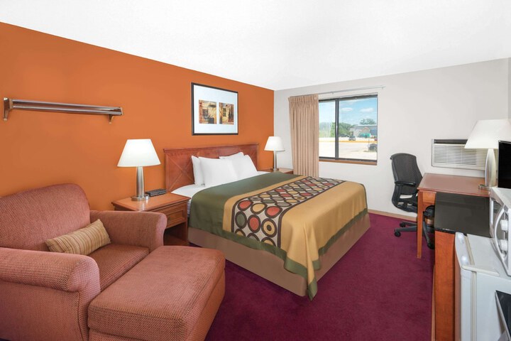 Room 5 of 13