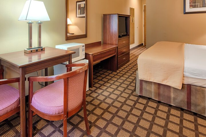 Room 10 of 24