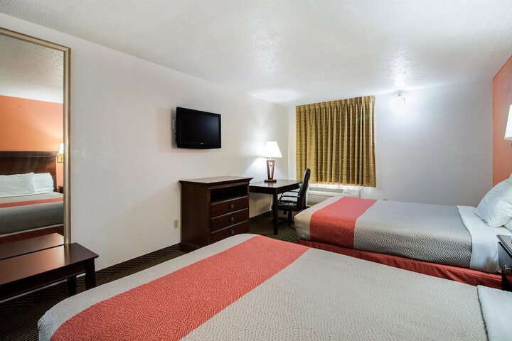 Room 21 of 34