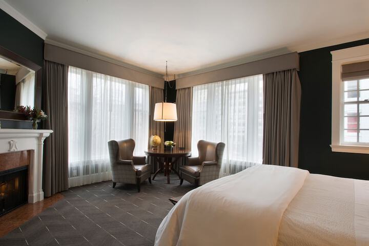 Room 41 of 68