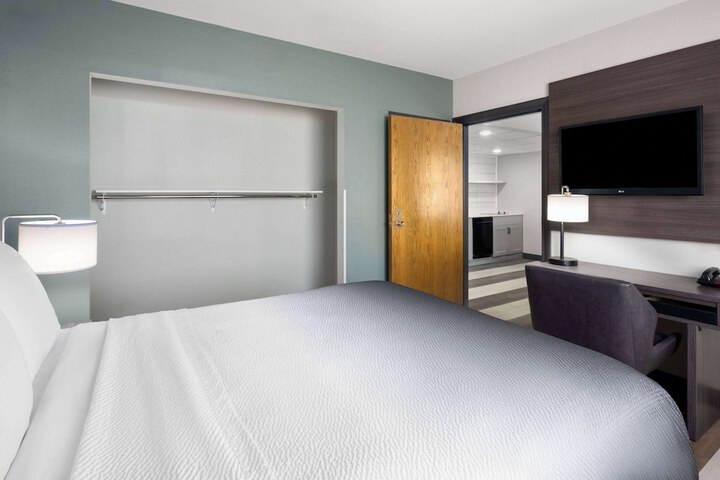 Room 16 of 31