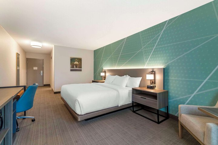 Room 17 of 29