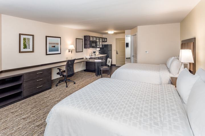 Room 13 of 32
