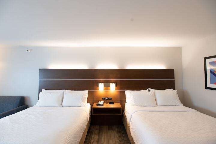 Room 38 of 65