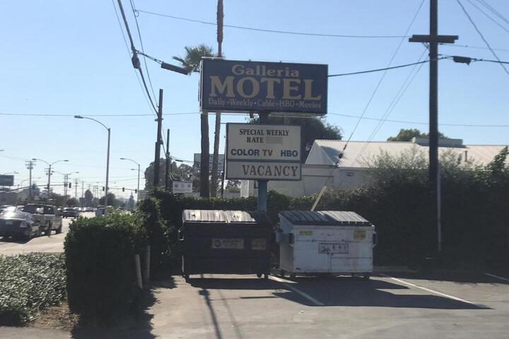 Galleria Inn Montclair / Ontario