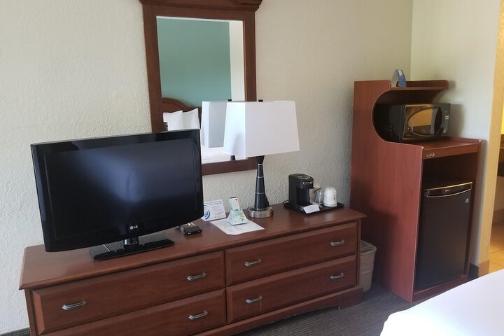 Room 12 of 24