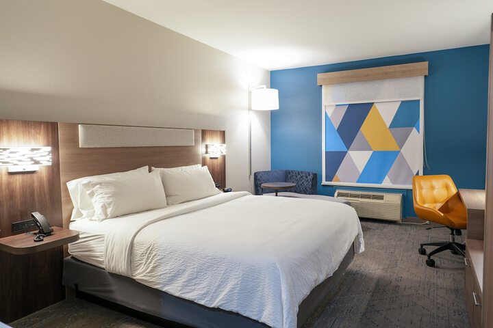 Holiday Inn Express & Suites Dallas Southwest-Cedar Hill by IHG