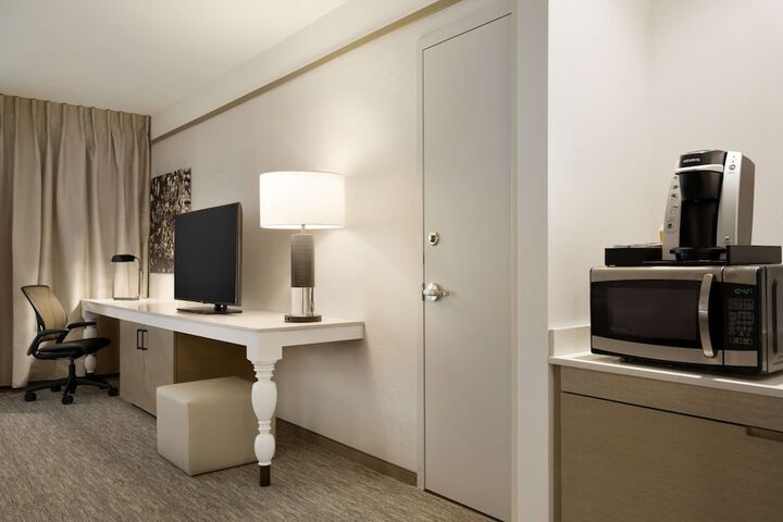 Room 27 of 41