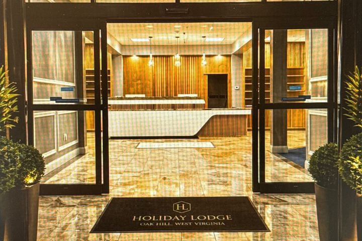 Holiday Lodge Hotel & Conference Center