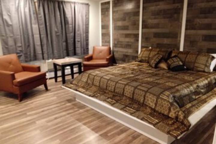 Town Line Motel