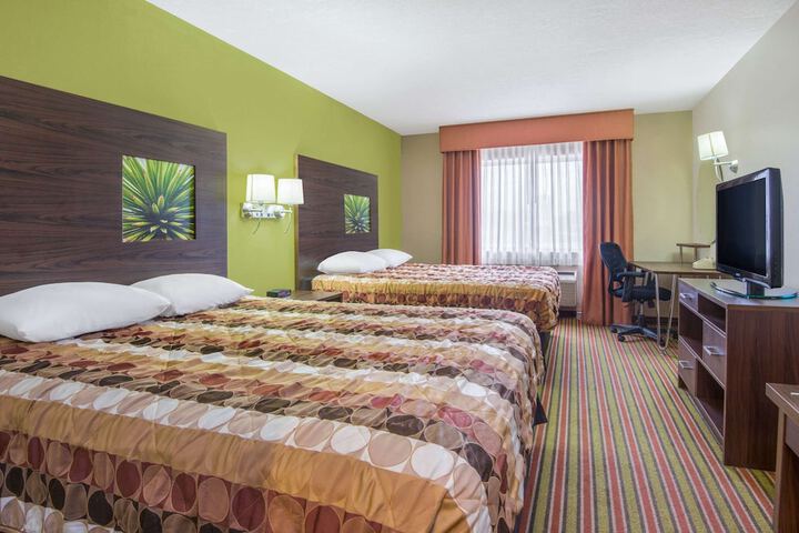 Super 8 by Wyndham Portales
