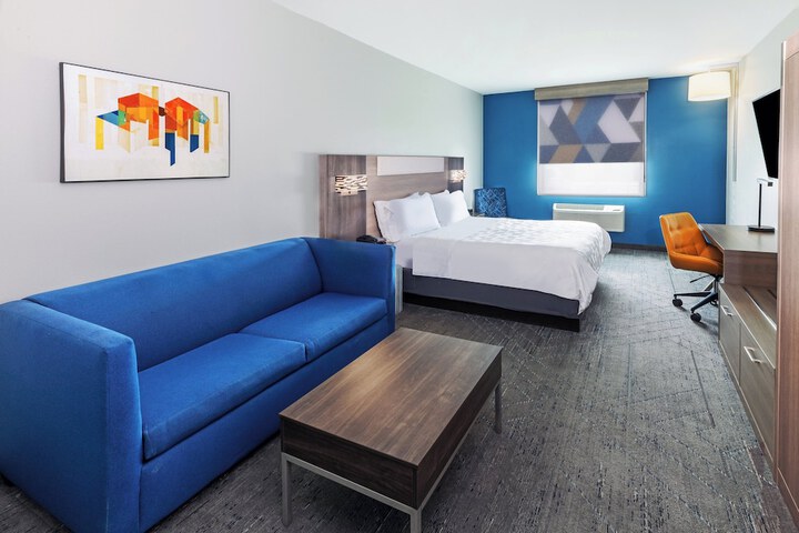 Room 22 of 40