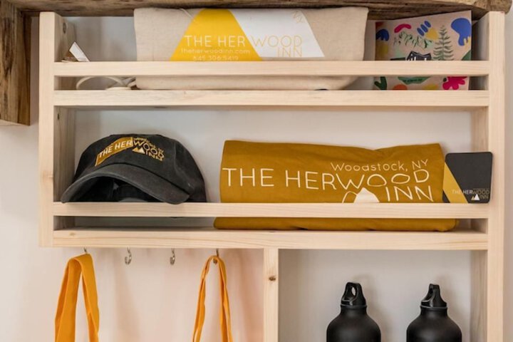 The Herwood Inn