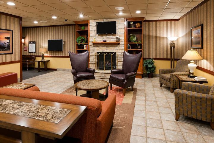 Alexandria Hotel & Conference Center