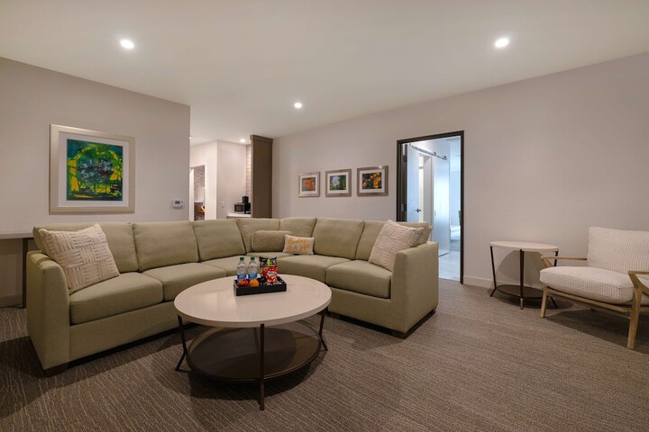 Room 43 of 72