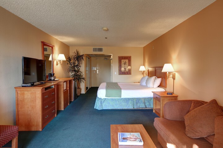 Room 43 of 143