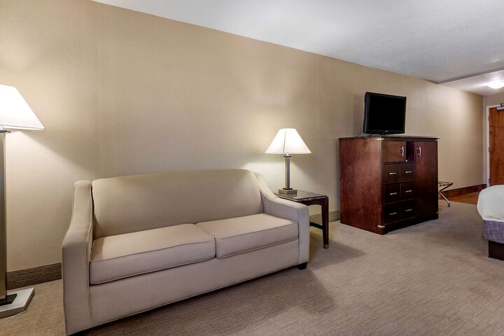 Best Western Plus Inn at Hunt Ridge