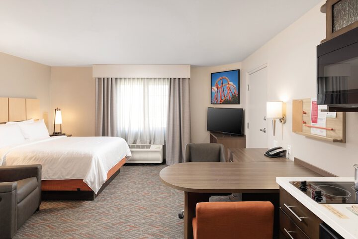 Room 37 of 61