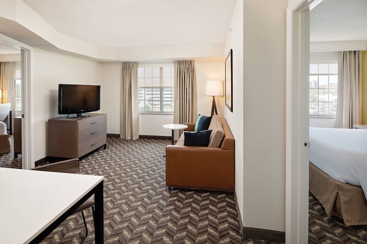 Room 19 of 39
