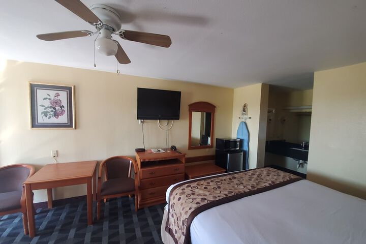 Room 19 of 34