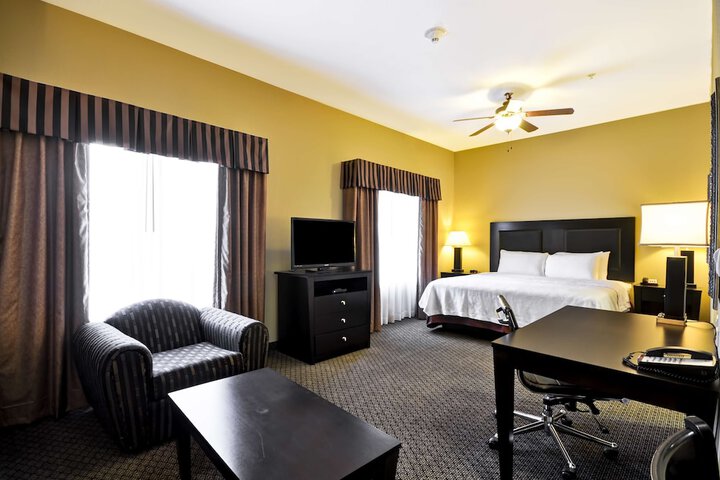 Room 26 of 38