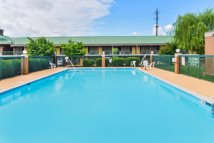 Pool 5 of 30