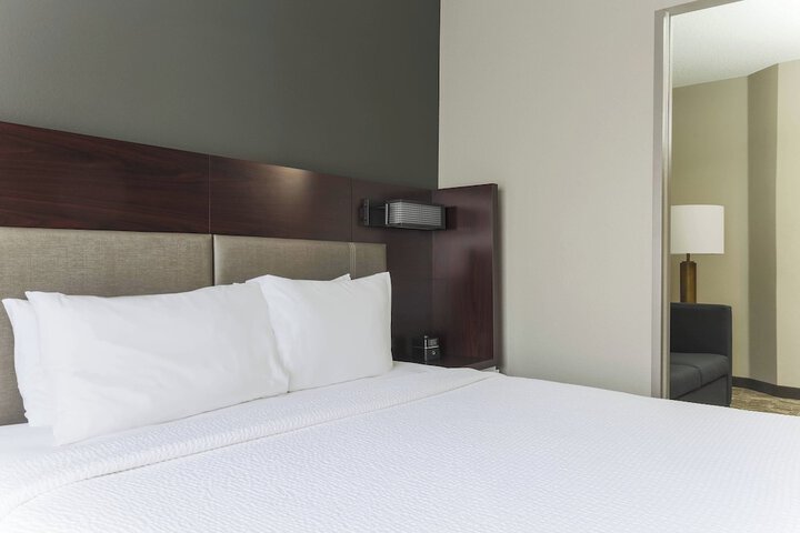 Room 18 of 30