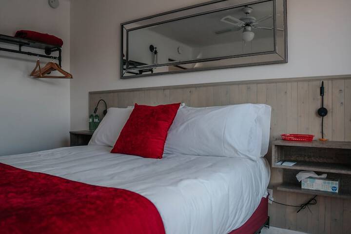 Room 5 of 17