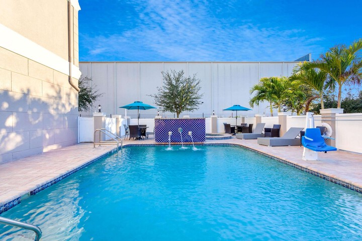 Pool 4 of 60