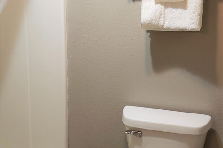 Motel 6 Kewanee IL