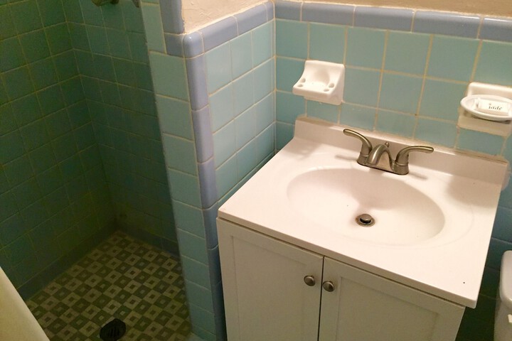 Room 10 of 24