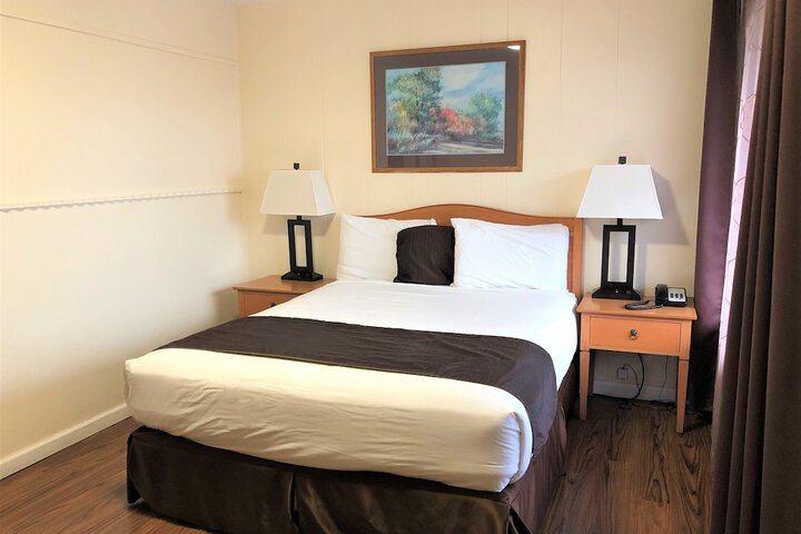 Blue Coast Inn and Suites