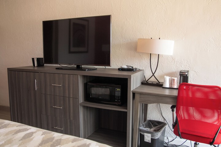 Room 4 of 14
