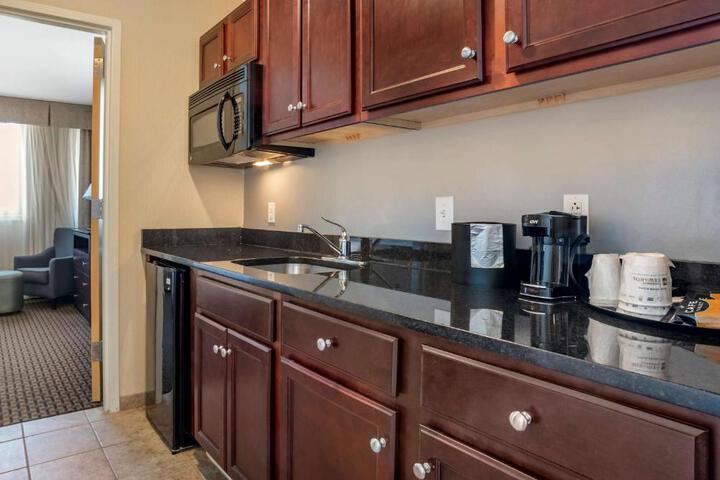 Best Western Plus Philadelphia Airport South at Widener University