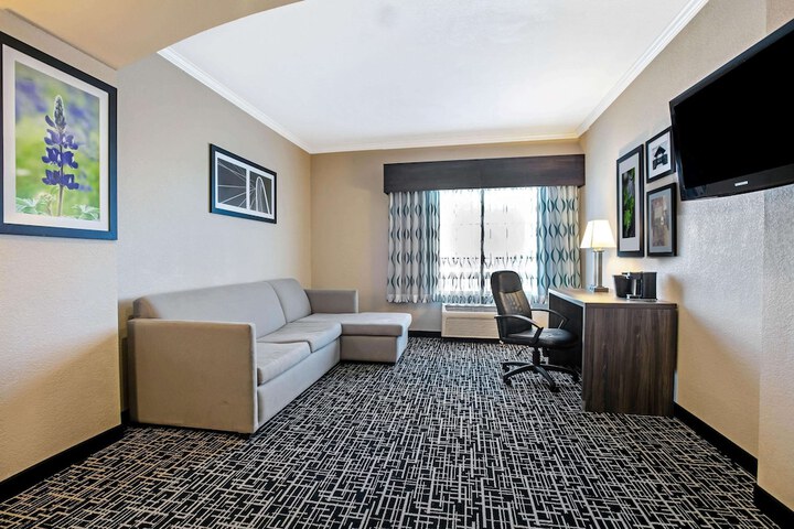 Room 45 of 60