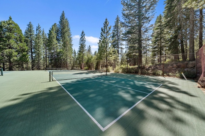 Enjoy Forest Views Retreat at Kingswood Village!