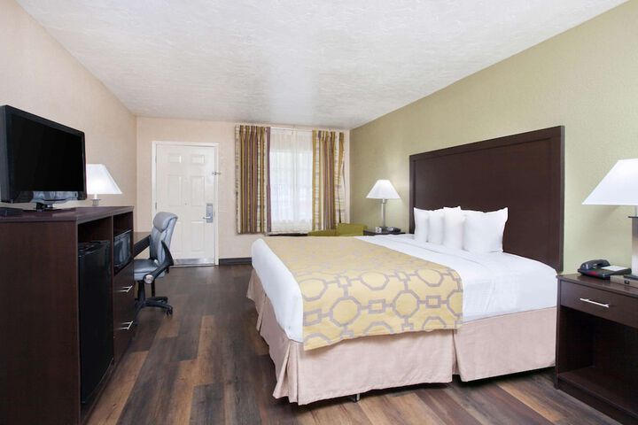 Baymont by Wyndham Lake City I-75