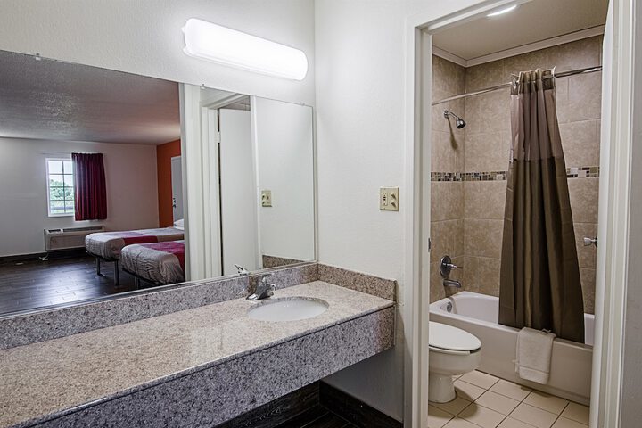 Room 18 of 27