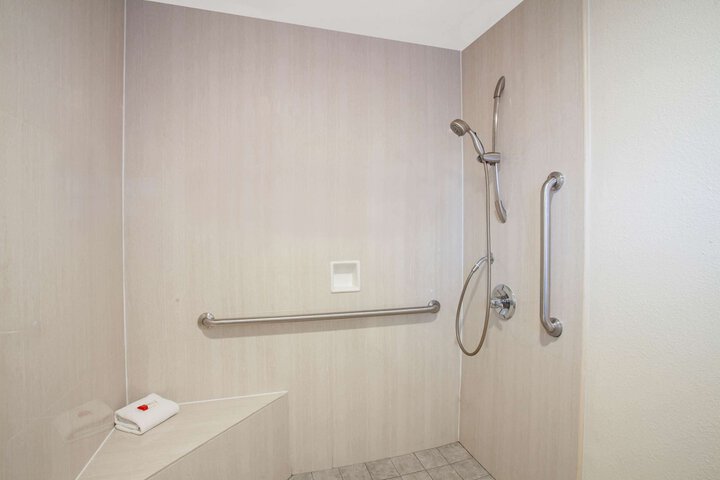 Room 18 of 29