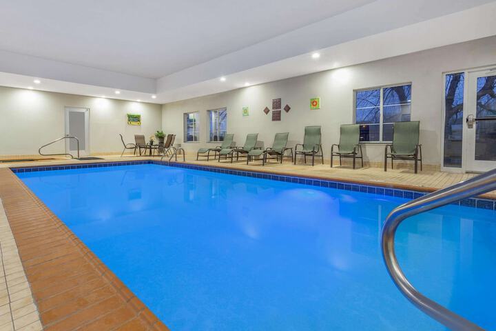 Pool 5 of 30