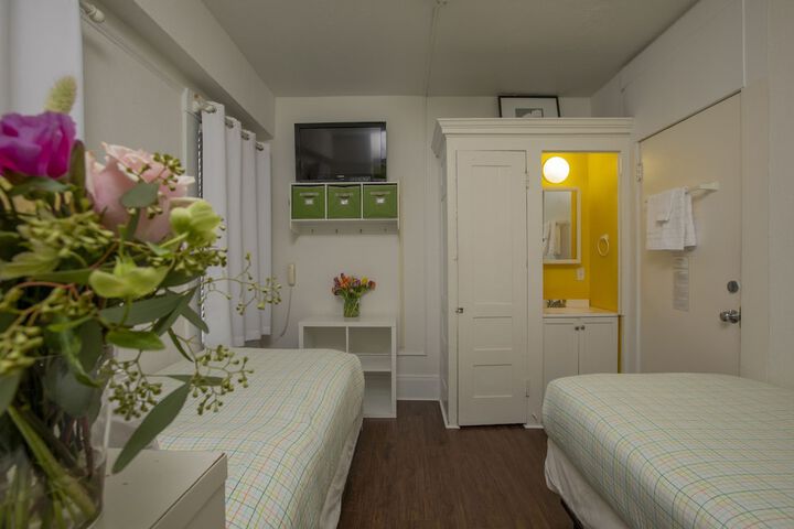 Room 109 of 120