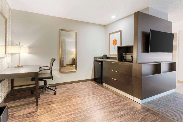 Room 17 of 75