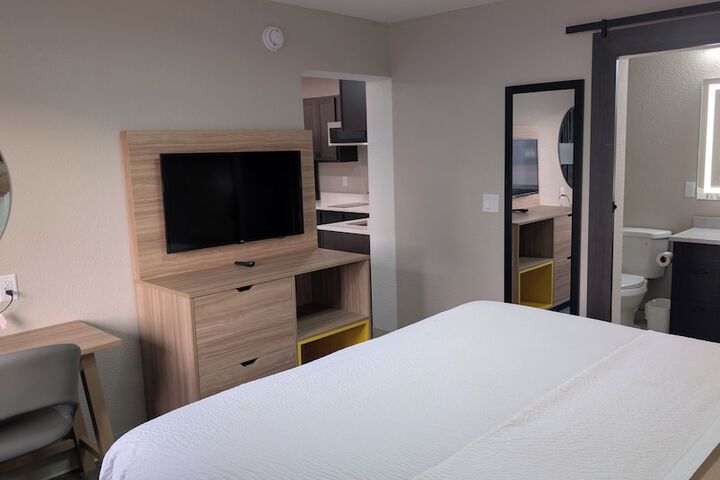 Days Inn by Wyndham Champaign / Urbana