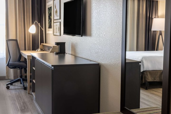 Room 16 of 35