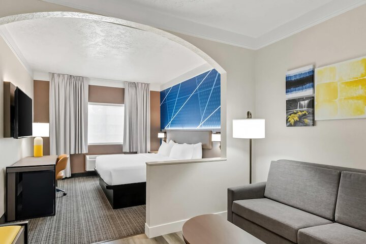 Comfort Suites Clackamas