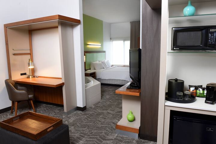 Room 8 of 11
