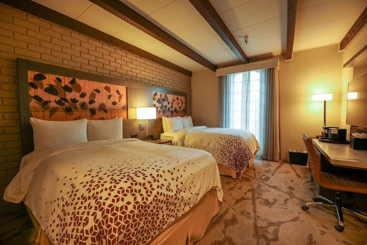 Room 48 of 70